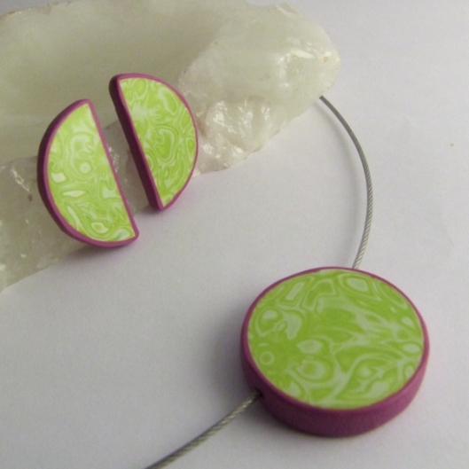 Green pendant and earrings
