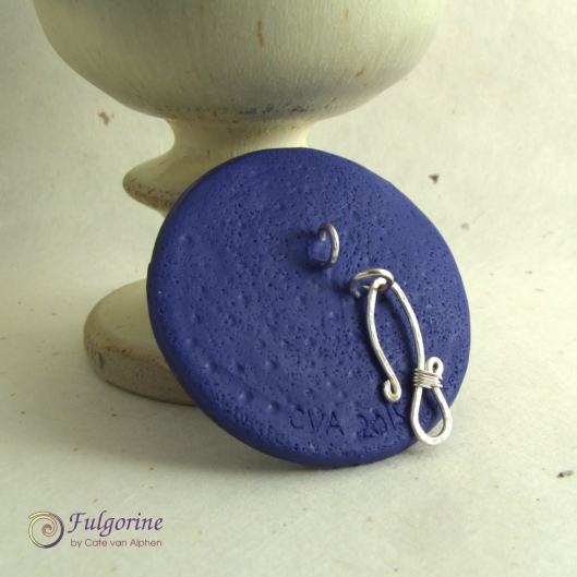 Polymer clay and wire toggle by Cate van Alphen