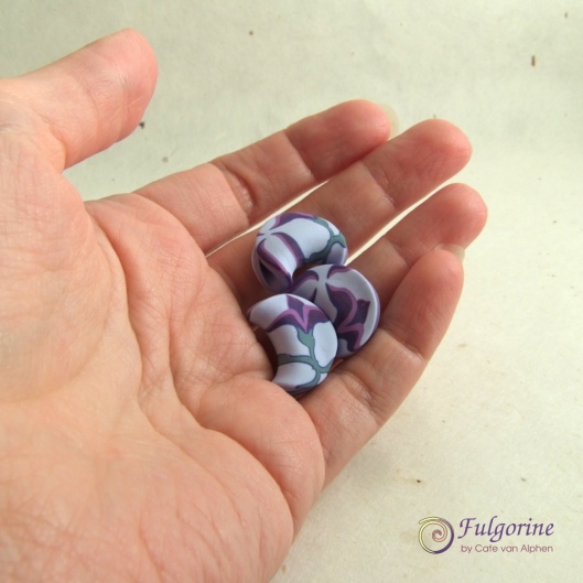 Floral fold beads by Cate van Alphen